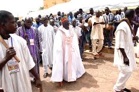 Procession traditionnelle au B&eacute;nin