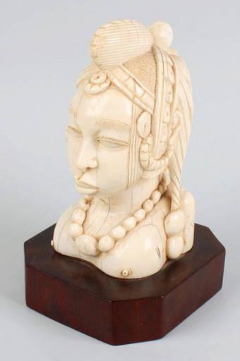 Poignée de flabellum royal en ivoire